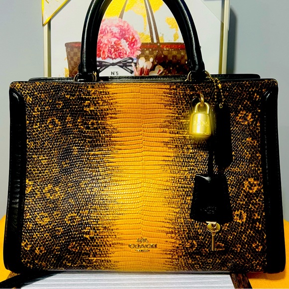 Coach Handbags - 🖤 Coach Zoe Carryall Lizard Embossed Leather Bag